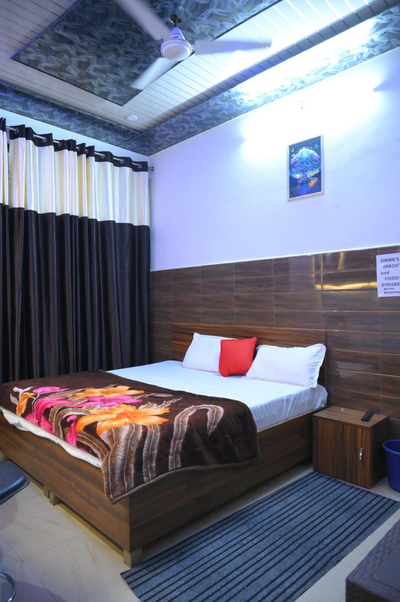Hotel Starlight Мирут Екстериор снимка