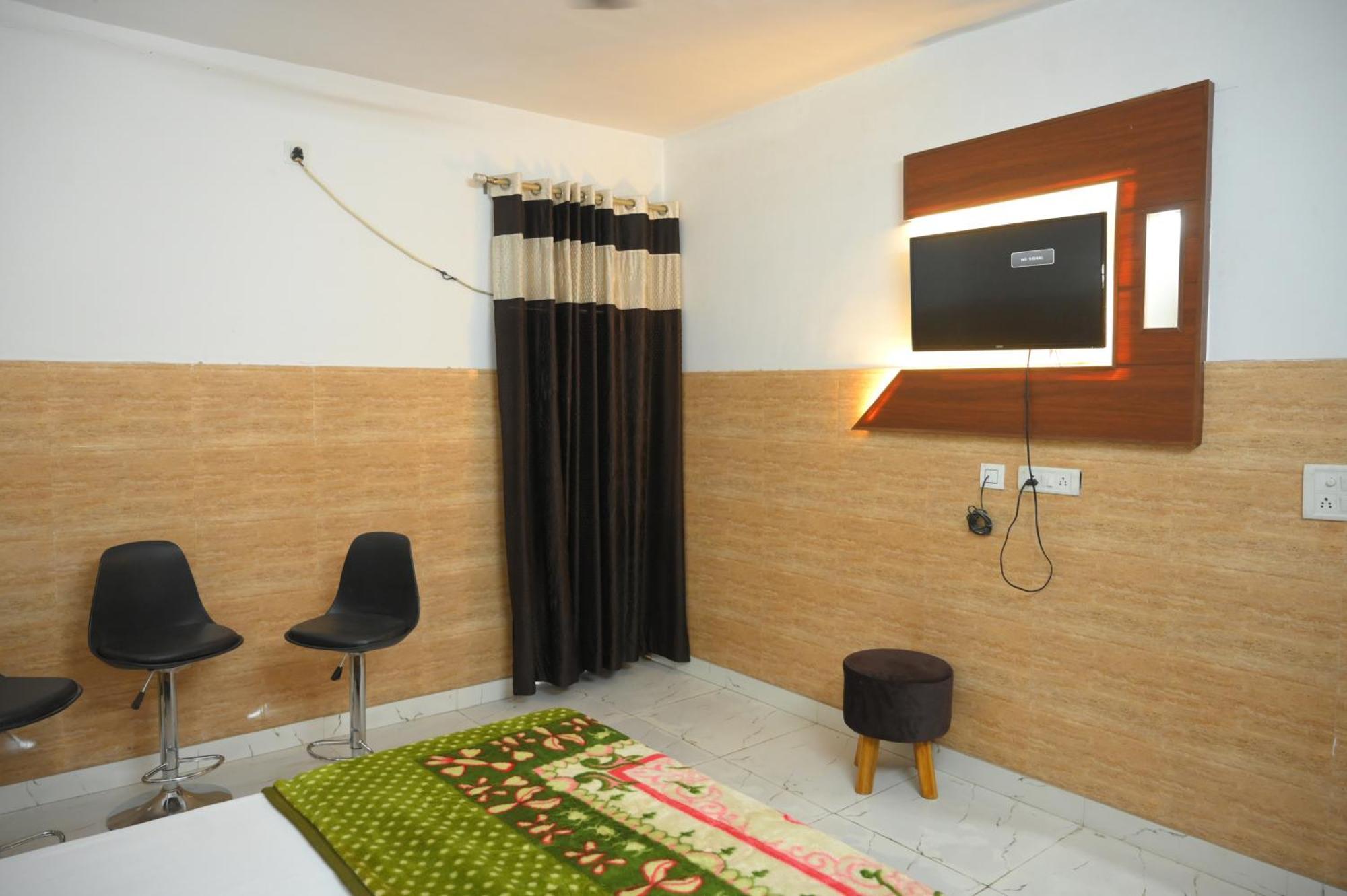 Hotel Starlight Мирут Екстериор снимка