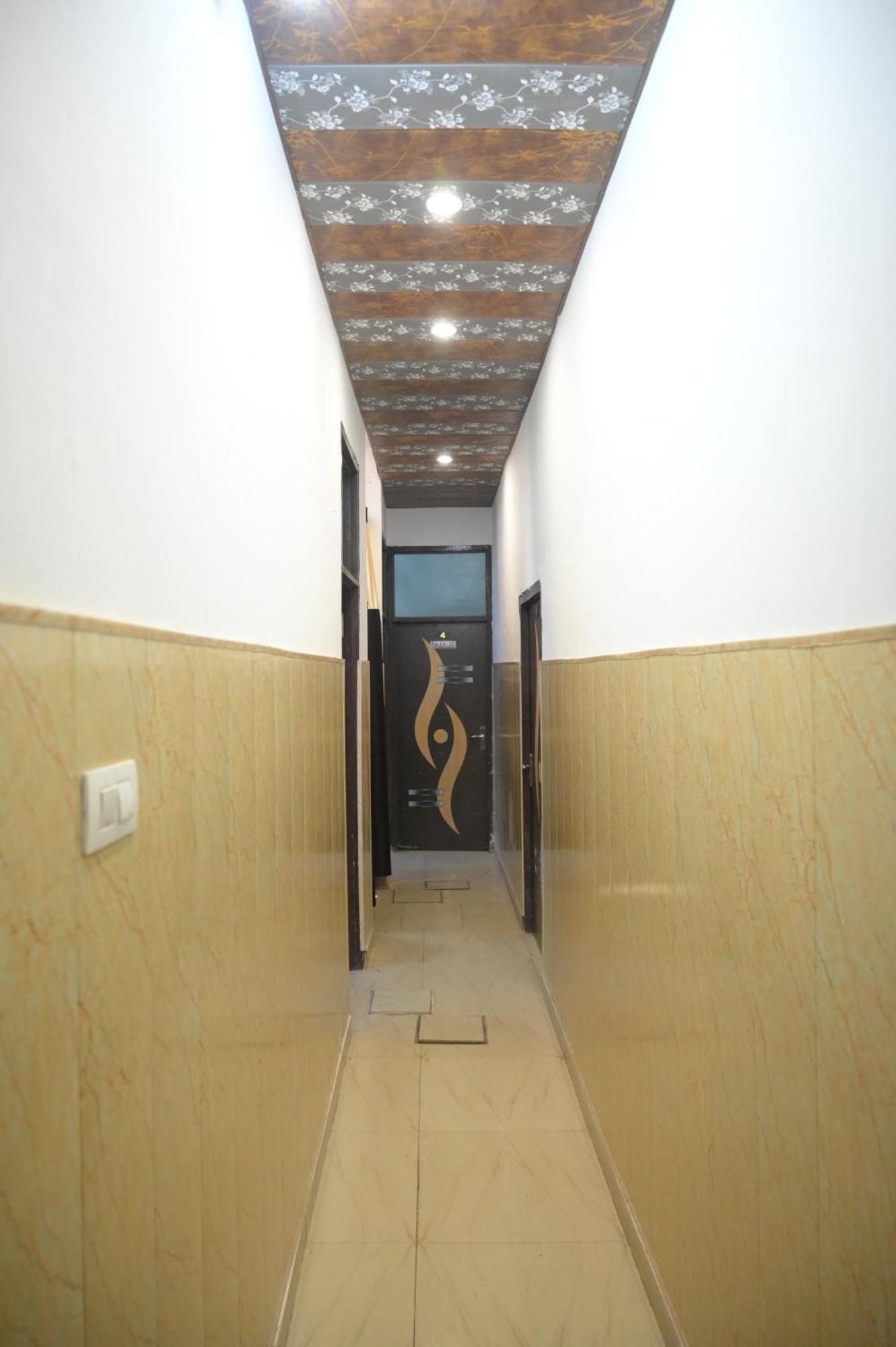 Hotel Starlight Мирут Екстериор снимка