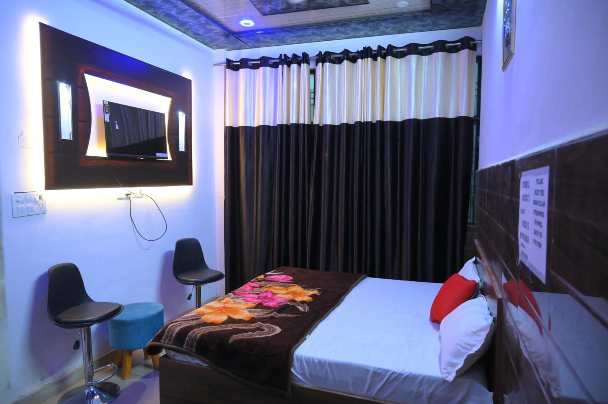 Hotel Starlight Мирут Екстериор снимка