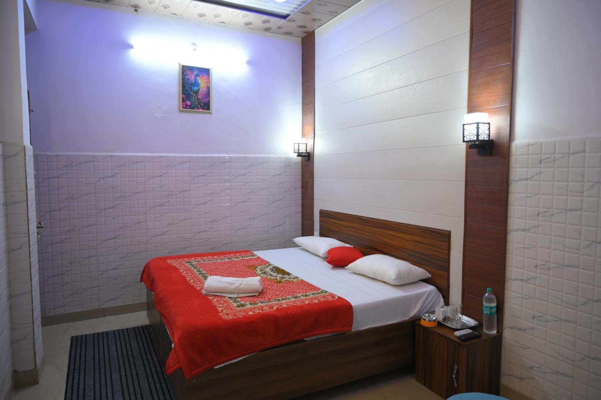 Hotel Starlight Мирут Екстериор снимка