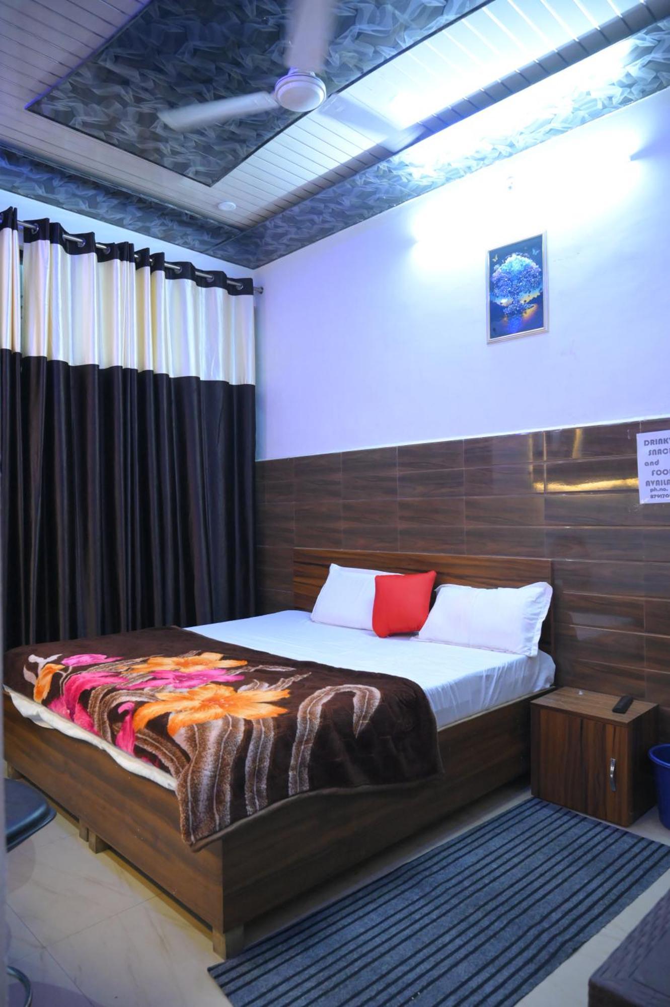 Hotel Starlight Мирут Екстериор снимка