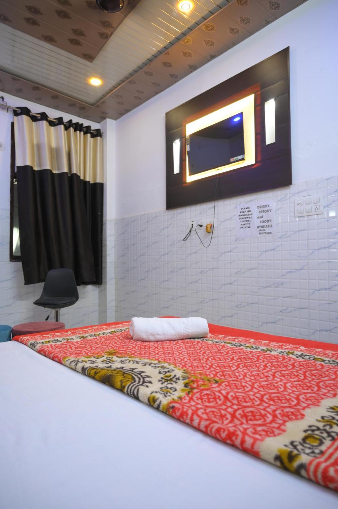 Hotel Starlight Мирут Екстериор снимка