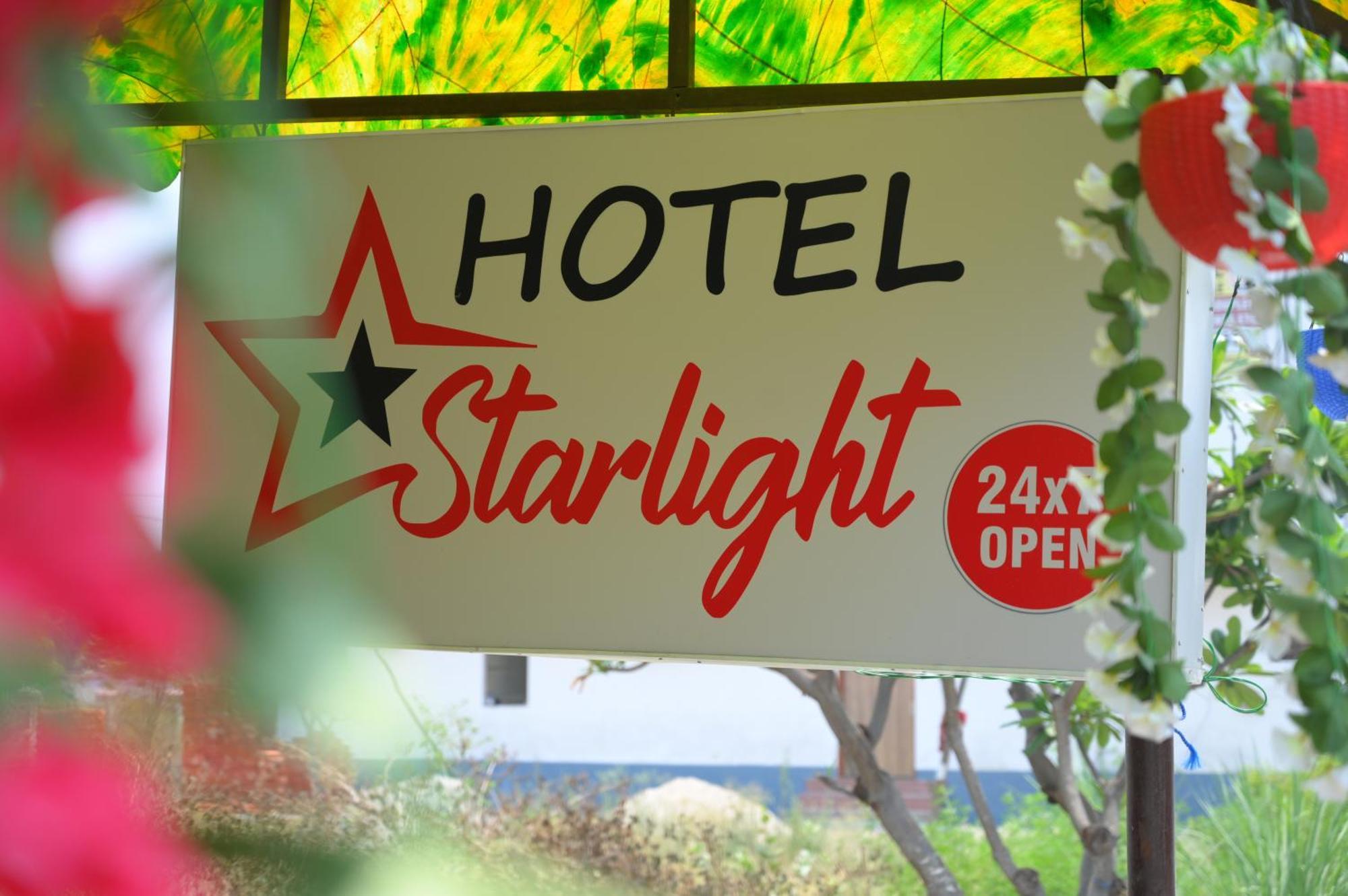 Hotel Starlight Мирут Екстериор снимка
